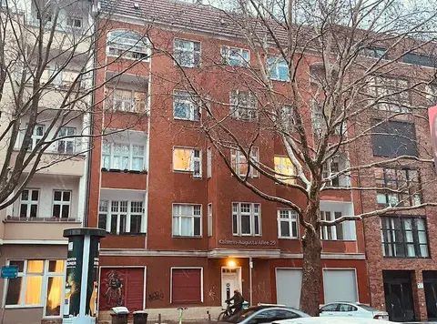Attraktive Kapitalanlage in Berlin-Charlottenburg: Verm. Altbauwohnung mit Wertsteigerungspotenzial