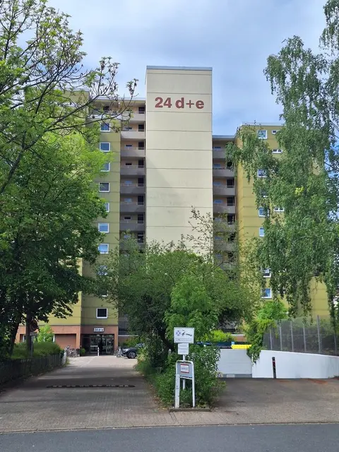 Stabile Mieterstruktur - gepflegte 1 Zimmer Wohnung mit Balkon in zentraler Lage