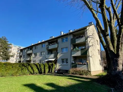 VERMIETETE Etagenwohnung zur Kapitalanlage - GARAGEN UND STELLPLÄTZE verfügbar!