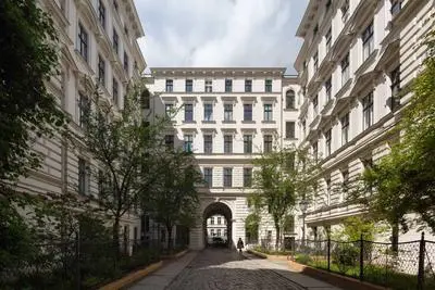 Bezugsfreie, hochwertig sanierte 4-Zimmerwohnung mit Balkon